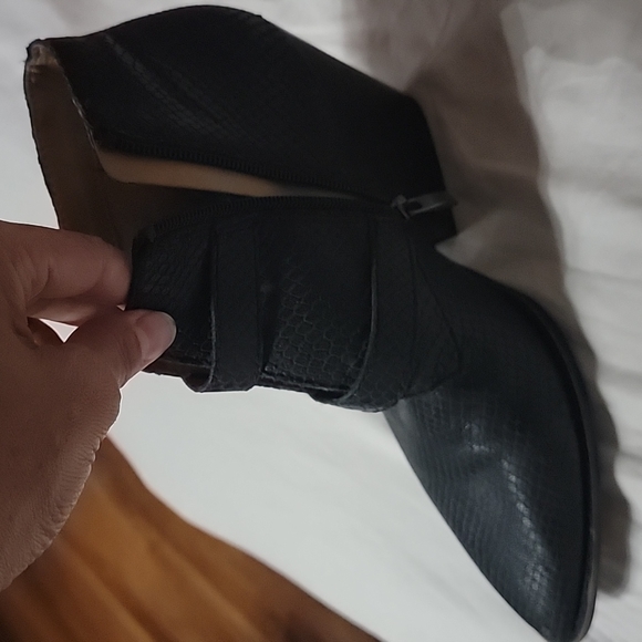 Franco Sarto casual  Heeled Bootie size 9 color black - Picture 7 of 15